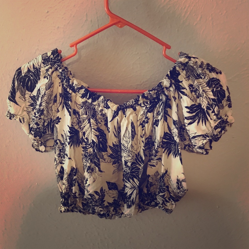 SOLD***La hearts black and white floral crop top